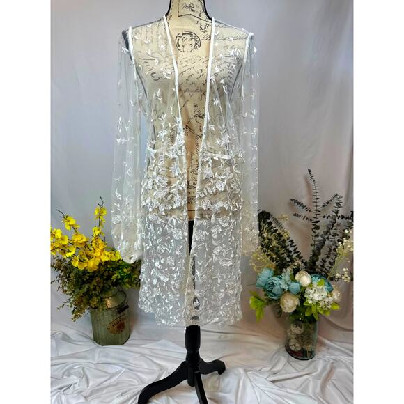 Le Rose Maya Lace Mid Thigh Open Front Robe White S/M - Picture 5 of 16